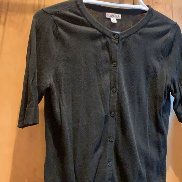 EUC Basic black sweater - Picture 3 of 6